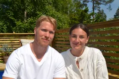 Nicklas Heinerö och flickvännen Gabriella berättar sin historia.
Foto: Ronnie Rönnkvist.
