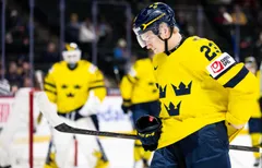 Liam Danielsson blir kvar i Örebro.