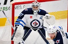 Connor Hellebuyck kan vara på väg tillbaka till Winnipeg. Foto: Jerome Miron-Imagn Images