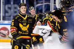Victor Pantzare jublar under mötet med Leksand.