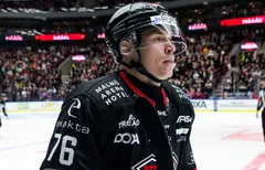 Tomi Sallinen får leta efter en ny klubb med säsongen precis runt hörnet. 