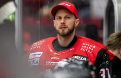 Brandon Maxwell flyttar till Slovakien.