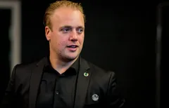 Hampus Sjöström fortsätter som sportchef för Rögle BK.