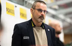 Tommy Samuelsson är inte redo att lämna hockeyn än.