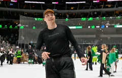 Jason Robertson blir kvar i Dallas.