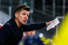 Erika Holst föll i sin första match som förbundskapten.