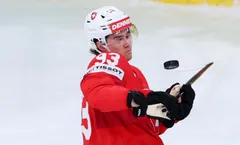 Theo Rochette skriver NHL-kontrakt med Detroit. Foto: REUTERS/Denis Balibouse