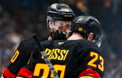 Elias Pettersson i Vancouver har fått en bra säsongsstart.