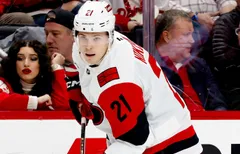 Aleksandr Nikisjin har begärt en trejd bort från Stanley Cup-mästarna Carolina Hurricanes. Foto: Alamy