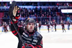 David Quenneville blir kvar i Örebro. 
