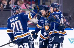 Växjös stjärnor hade show i första perioden.
Foto: Bidlbyrån
