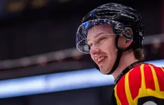 Linus Lindblom stannar i Hudiksvall.