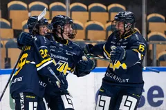 Thea Johansson och hennes lagkamrater i HV71 fick jubla i mötet med Djurgården.
Foto: David Wreland / BILDBYRÅN
