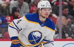 Bowen Byram trejdas till Chicago.