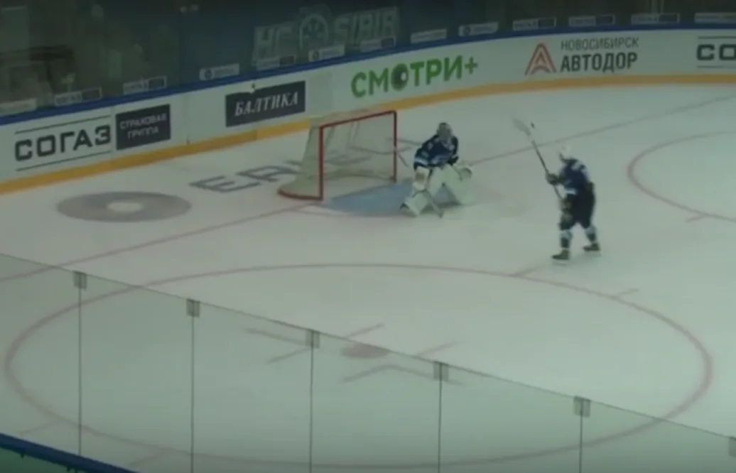 VIDEO: Se ryssens galna mål under straffuppvisningen