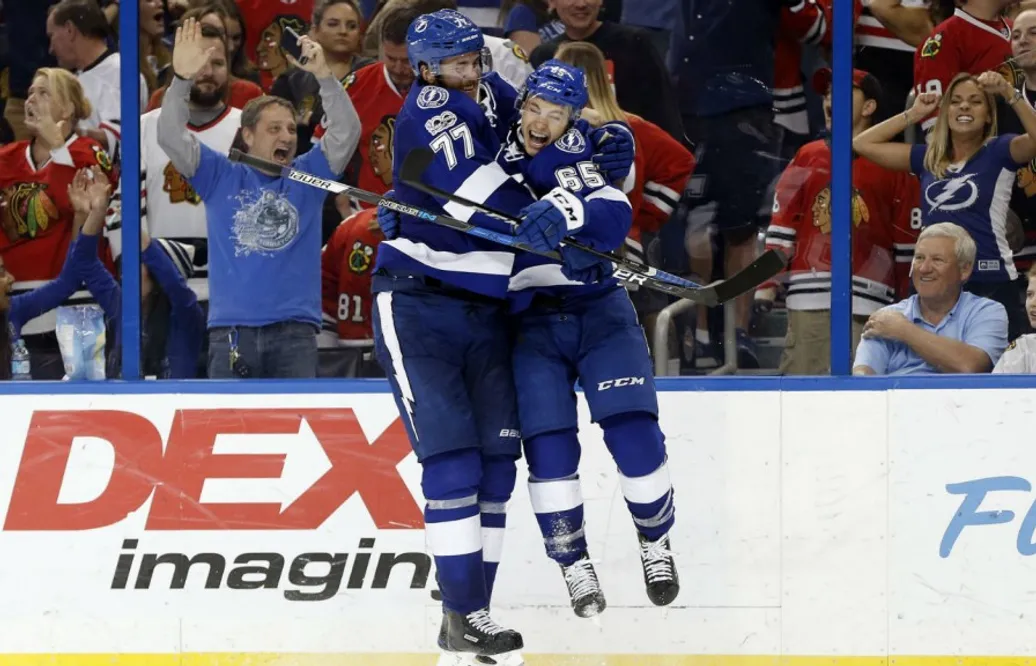 Hedman nådde ny milstolpe – och Tampa kom närmare slutspel