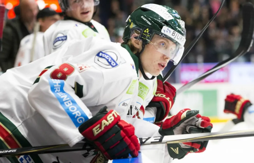 Mora lånar backtalang av Frölunda för att ersätta stjärnbacken