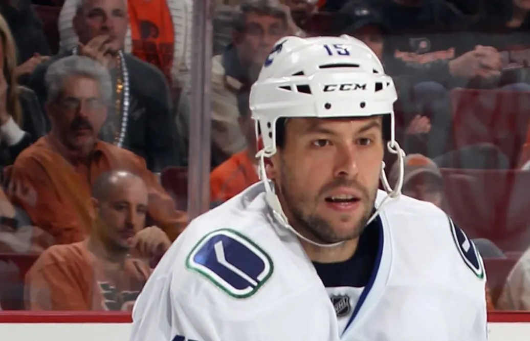 Förre NHL-stjärnan fortsätter hos Sveriges OS-motståndare