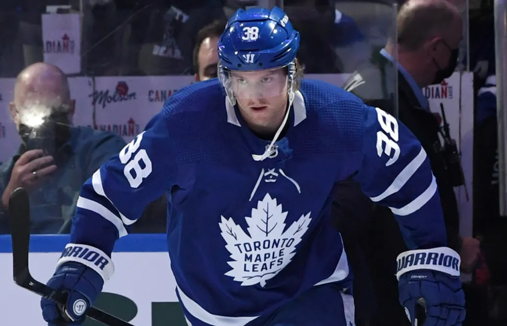 Rasmus Sandin sätts upp på skadelistan av Toronto Maple Leafs