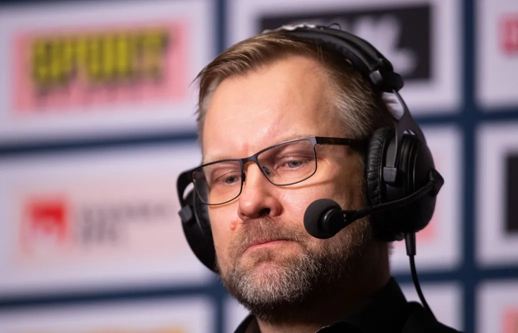 Fina gesten till Mikko Manner: "Hon vill stöda oss"