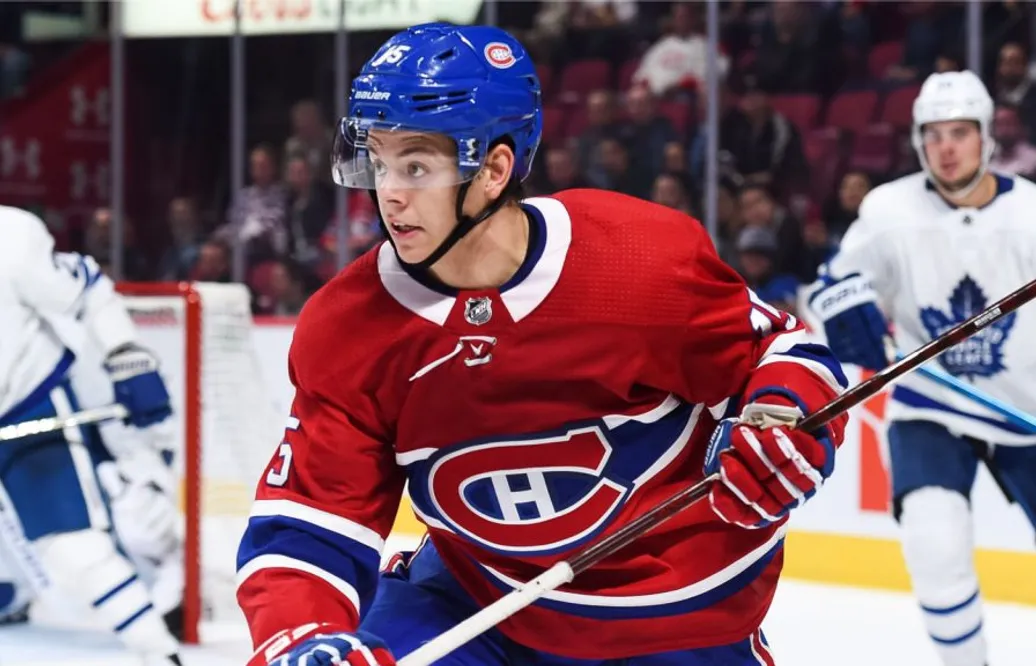 Finska drafttrean får inleda säsongen i NHL – och blir historisk