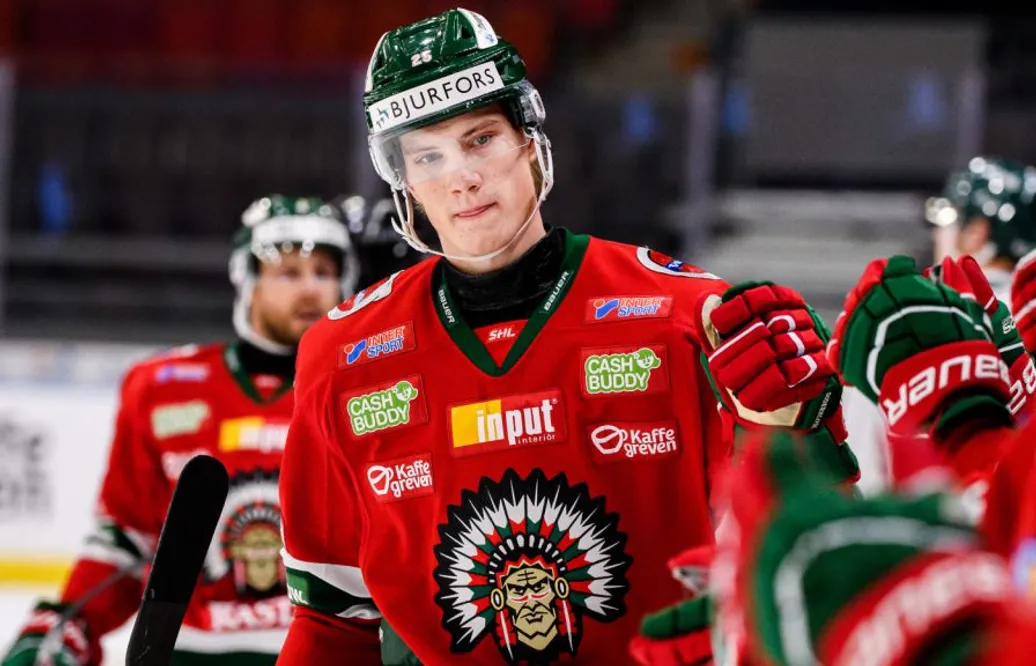 Efter JVM-succén – sätter första SHL-målet