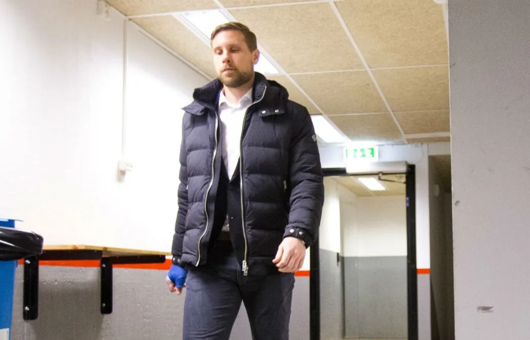 Petad igår – nu berättar han: ”Det är mycket bitar runt om”