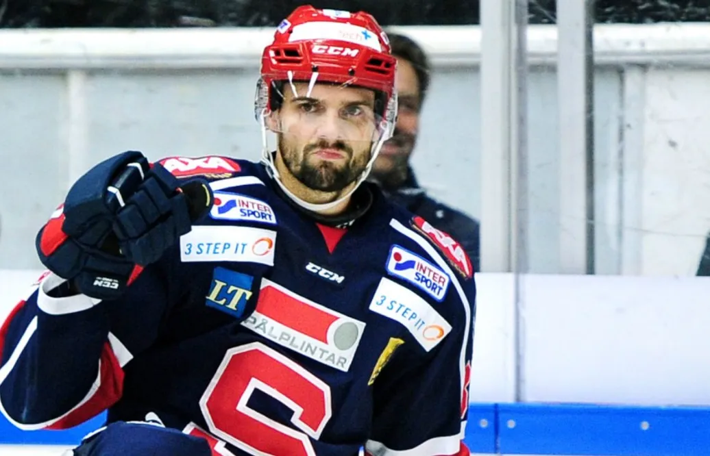 Han kan återvända till svensk hockey – efter tre år i Tyskland: ”Vi har träffats”