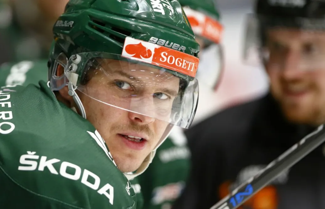 Värvades i förrgår – skadade sig under sin första träning: ”Jobbigt att kliva av efter 50 minuter”