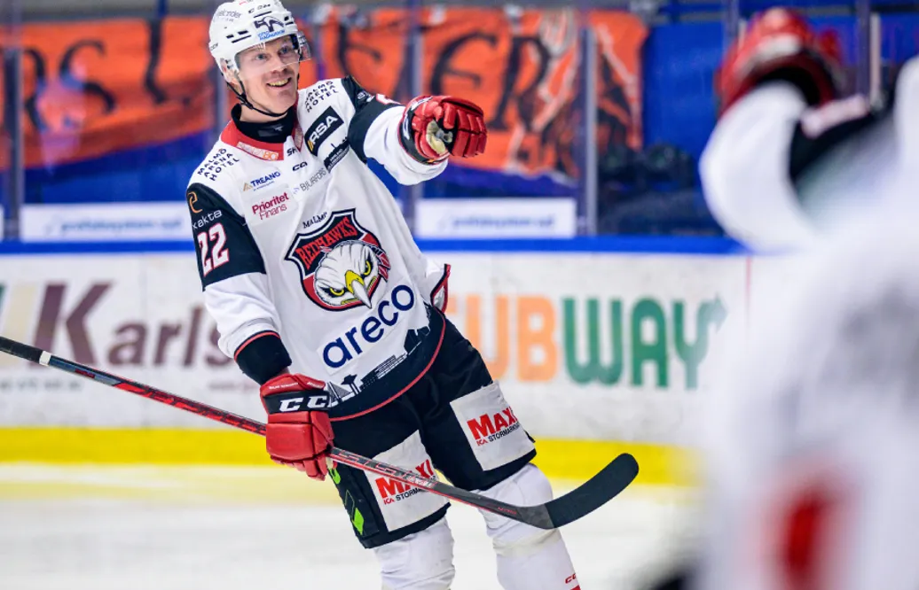 Lars Bryggman stannar i Pelicans