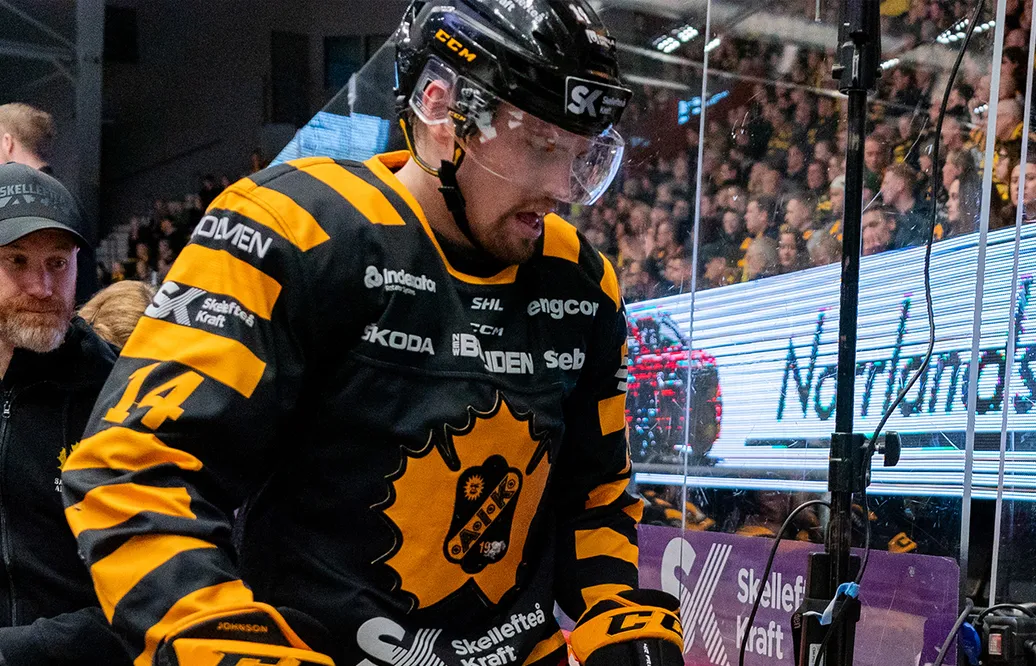 Glädjebesked för Skellefteå - Andreas Johnson på is efter smällen