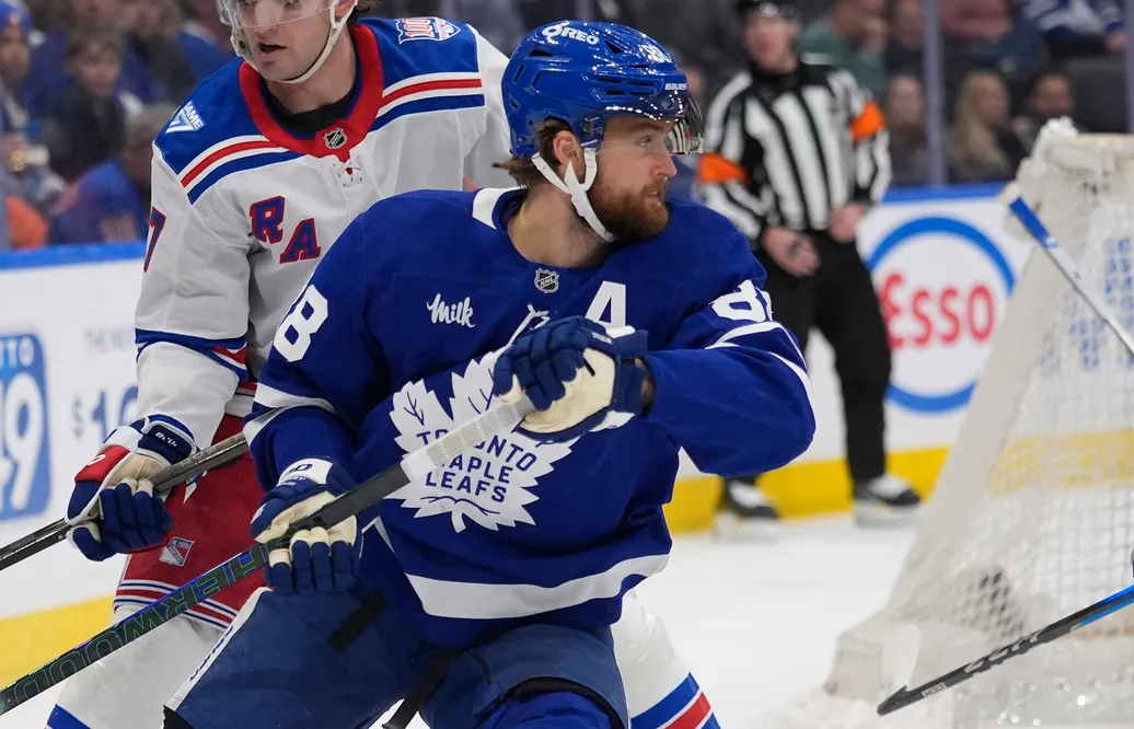 William Nylander riskerar att missa mötet med San Jose Sharks. Foto: John E. Sokolowski-Imagn Images