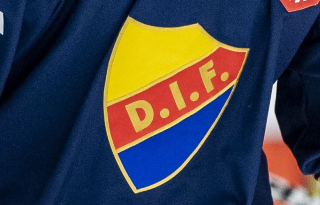 Djurgårdspelaren stängs av – efter att ha sparkat en motspelare