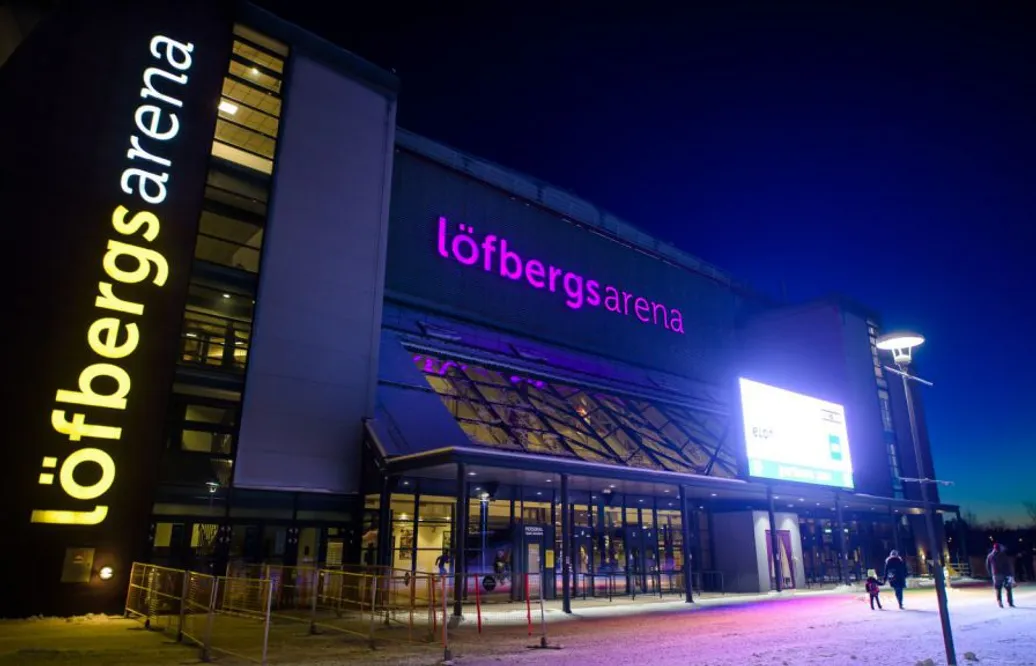 Löfbergs Arena nedklottrad - med hot: ”Alla här ska dö”