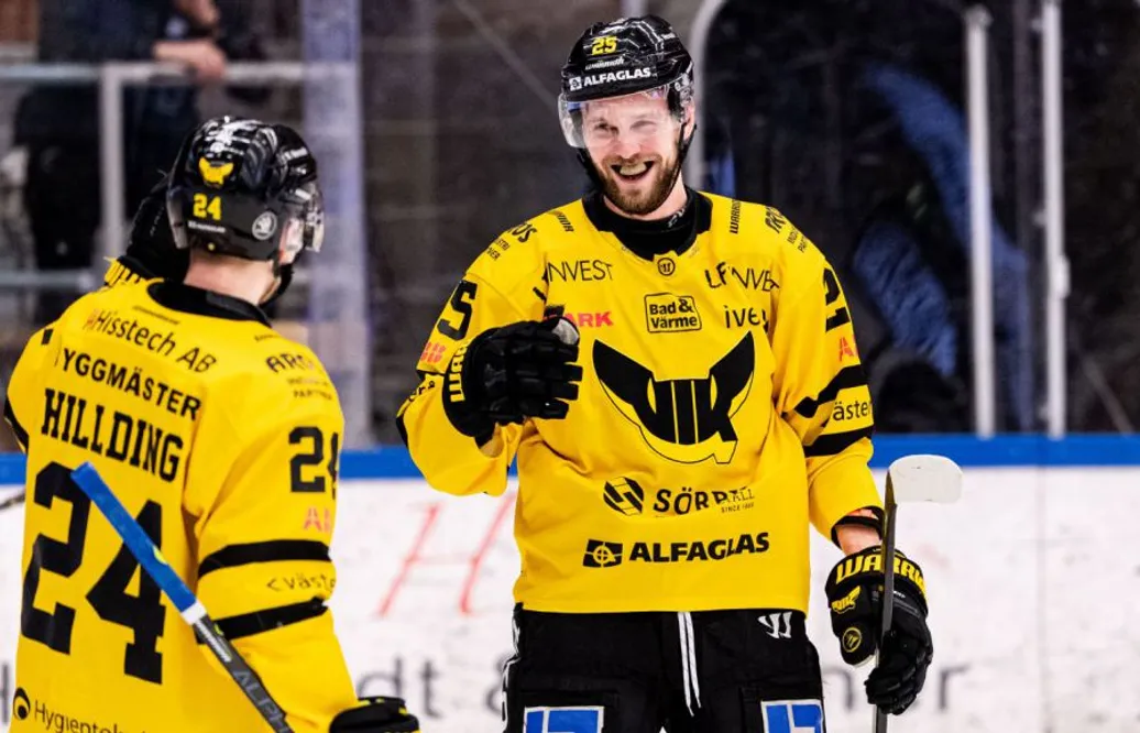 Nyckelforwarden stannar - skriver nytt kontrakt