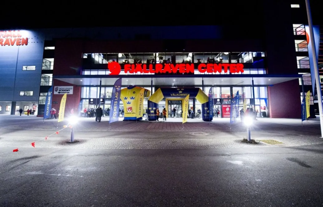 Modo nya smäll: Tvingas släppa arenan