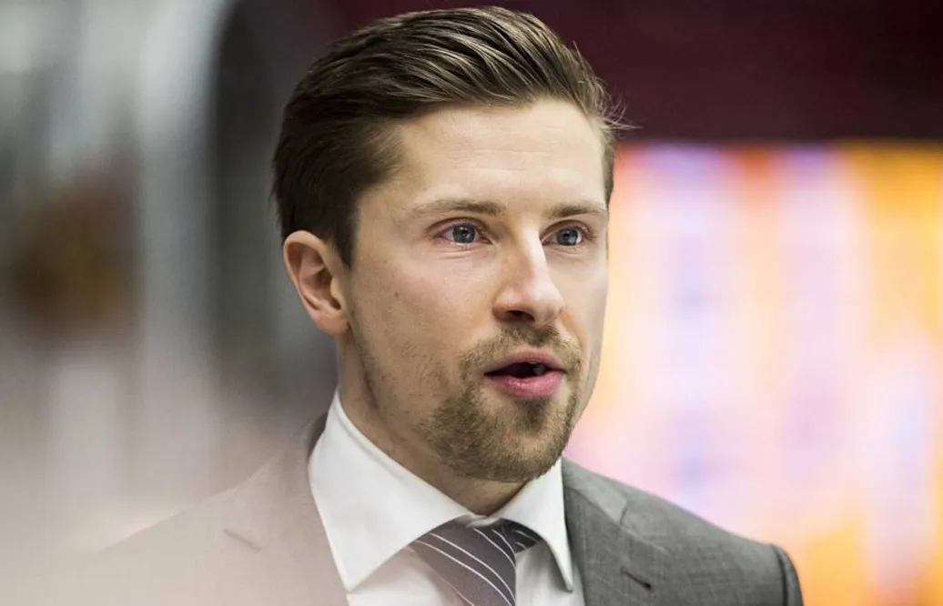 HV-tränaren ryckte in mellan stolparna: ”Försökte vänta ut dem men de väntade ut mig ”