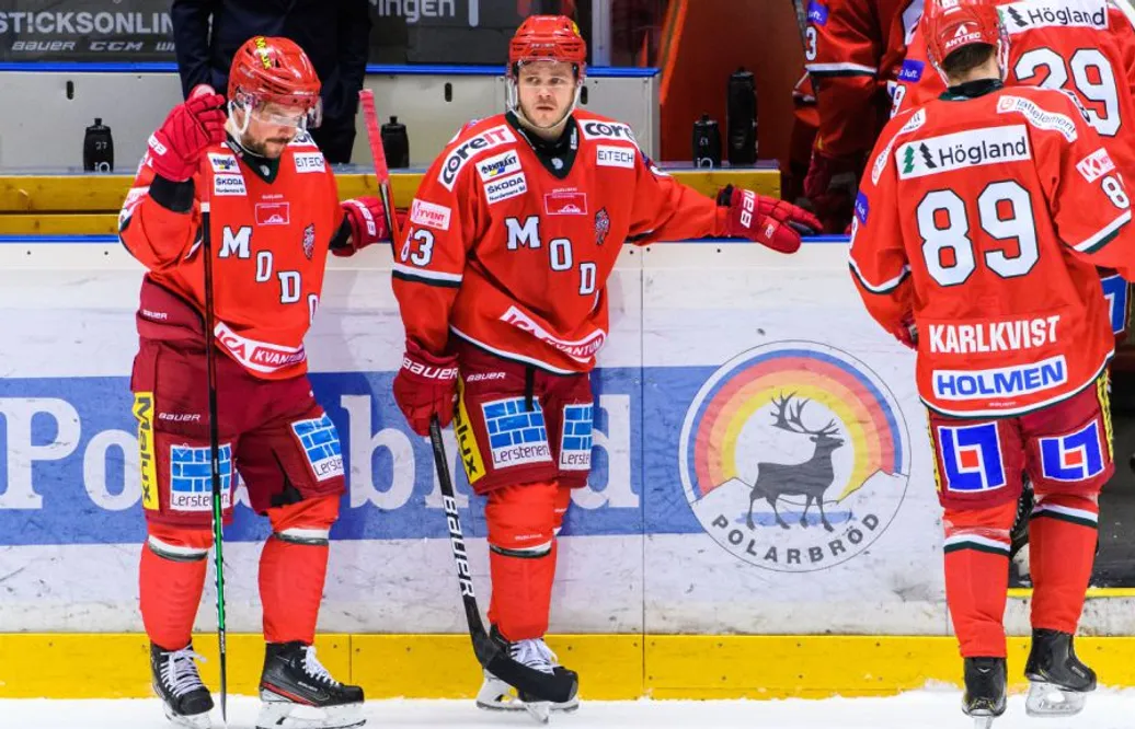 Värvar AHL-meriterad center