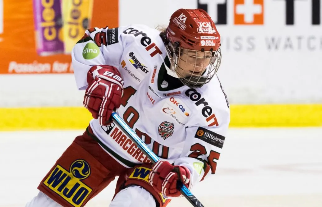 Stängs av i fem matcher för huvudtacklingen