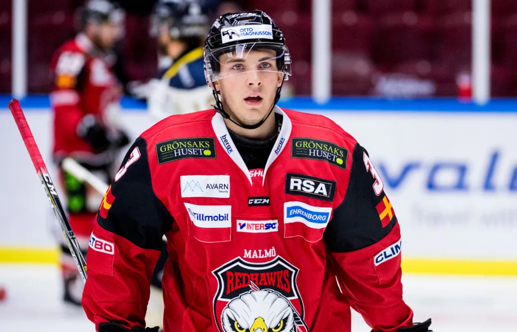 Oliver Olsson förlänger med Nybro