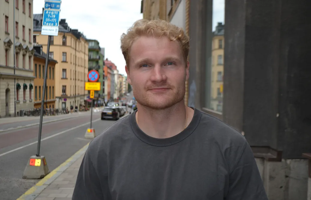 Carl Grundström är i Stockholm över sommaren.