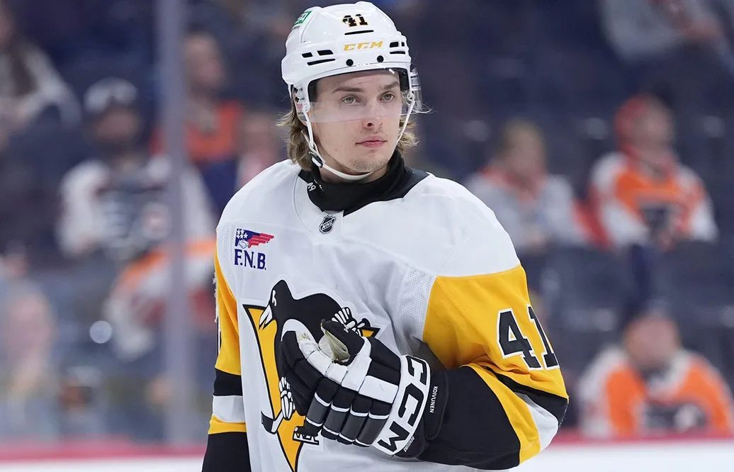 Ville Koivunen skriver på för åtta år i Pittsburgh Penguins. 