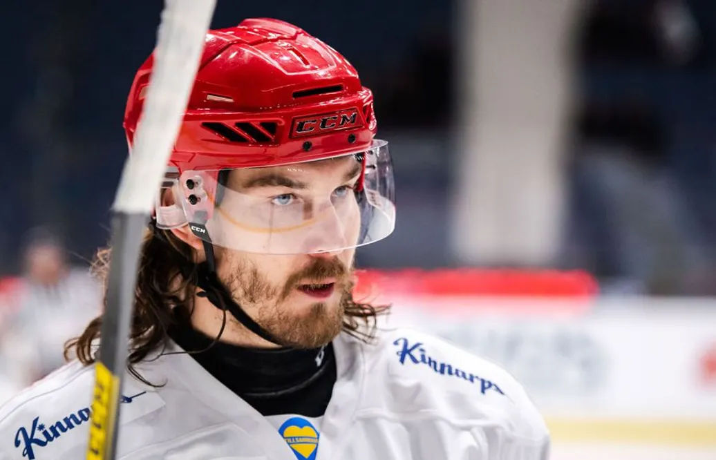 Tidigare SHL-backen återupptar karriären – i Hockeyettan