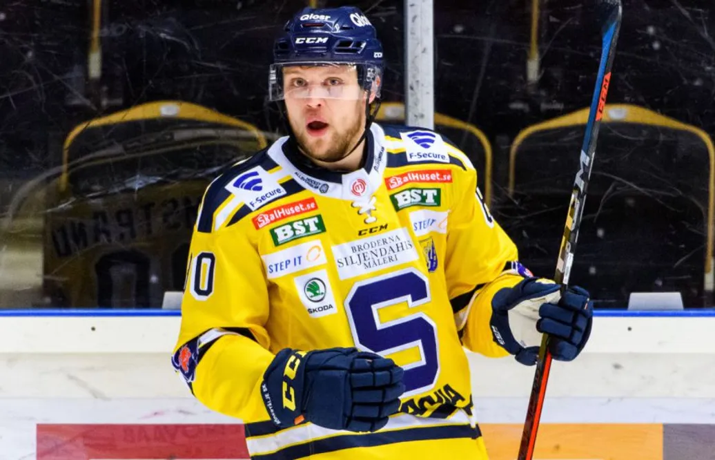 Efter allsvenska succén - flyttar utomlands