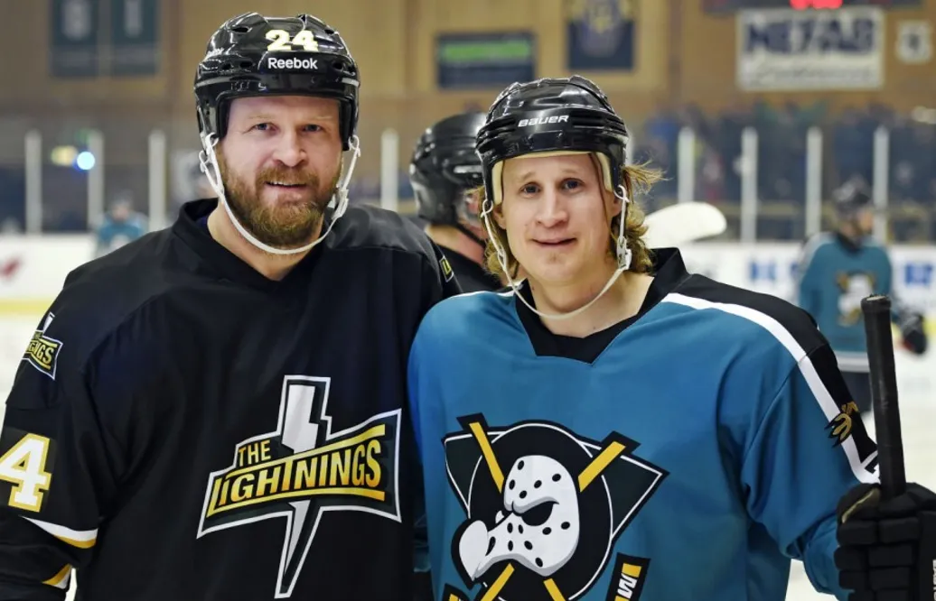”Jonte” Hedström fick jubla i sin comeback – spelade tuff match mot Jonas Frögren