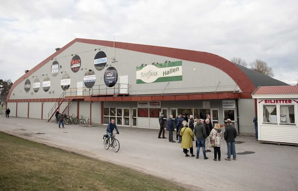 Förseningen sargar planerna för fjolårets succélag