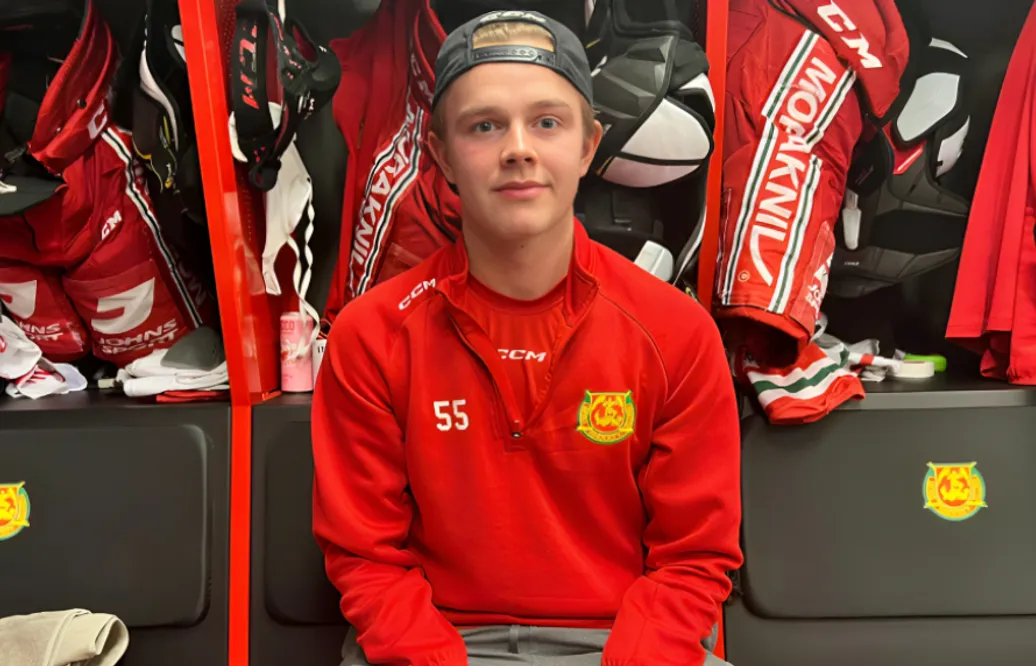 Otto Stahre får debutera i HockeyAllsvenskan för Mora