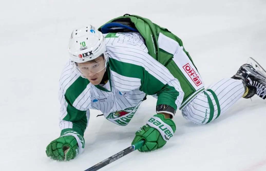 Spelade 246 matcher i SHL – nu tvingas han lägga av som 31-åring