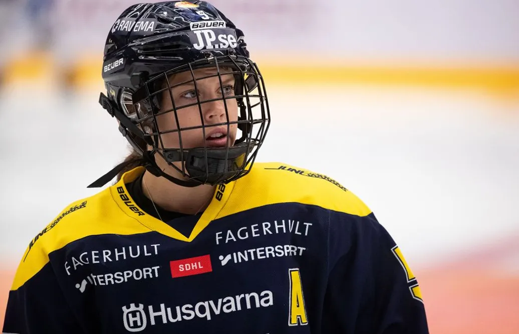 Stjärnbacken stannar i HV71