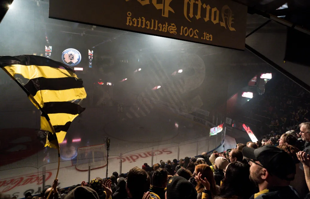 Skellefteå AIK bötfälls för inkastade föremål på isen
